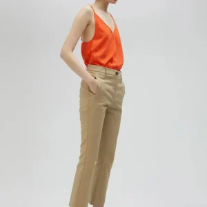CALÇA CHINO CRU COM LOGOTIPO LC - LOLA CASADEMUNT